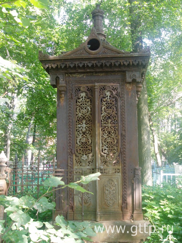 Надгробие купца Смолина в Горбатове, фото Галины Филимоновой