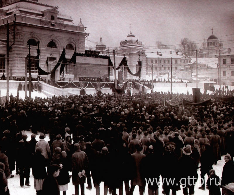Митинг 6 ноября 1927 г. у Похвалинского элеватора. Фото М.П.Дмитриева.