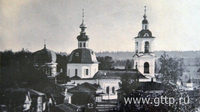 Церкви в Ковернино: Ильинская (деревянная) и Вознесенская (каменная) , фото предоставлено Ольгой Барыкиной. 