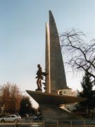 Памятник Р.Алексееву на бульваре Юбилейном, фото Галины Филимоновой