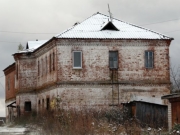 Дом для работников в усадьбе Оболенских  в посёлке Восход Лысковского района, фото Николая Киселёва