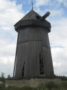 Ветряная мельница на склоне холма рядом с дорогой Дубское, фото Владимира Бакунина