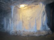 Экспонаты Подземного музея в Пешелани, фото Екатерины Шишуновой