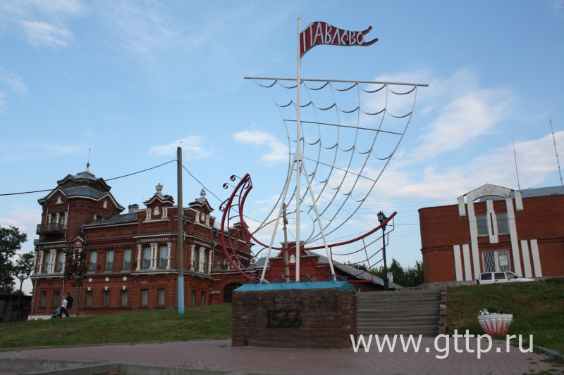 Памятник ладье в Павлове, фото Елены Малюгиной 