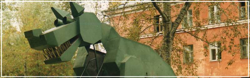 Детская площадка во дворе Московского района г. Нижнего Новгорода, фрагмент фотографии Галины Филимоновой 